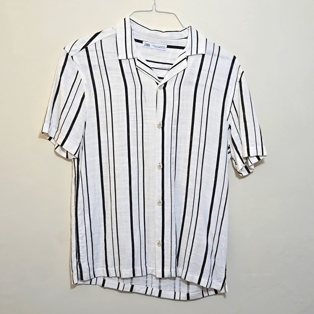 Zara Mens medium black and white short sleeve button down shirt